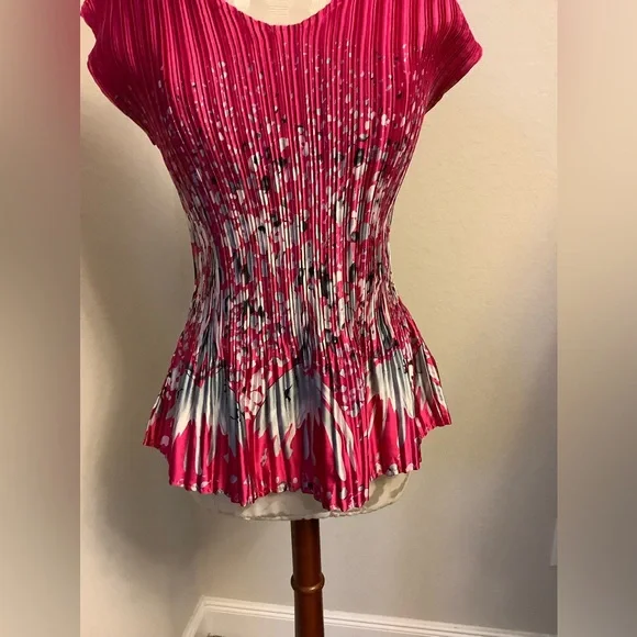 Cato short sleeve ruffle pleated top size medium bright Pink - Picture 3 of 6